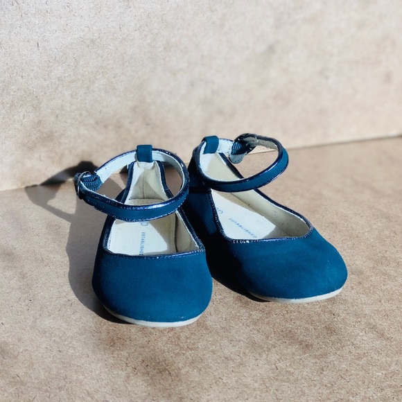 SOLD - Picture 3 of 6